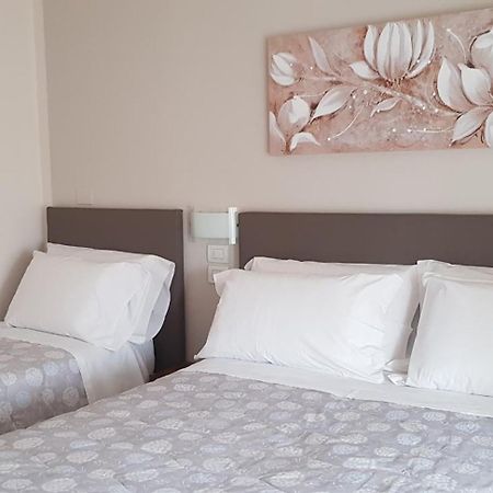 Hotel Margherita Meuble Sirmione Exteriör bild