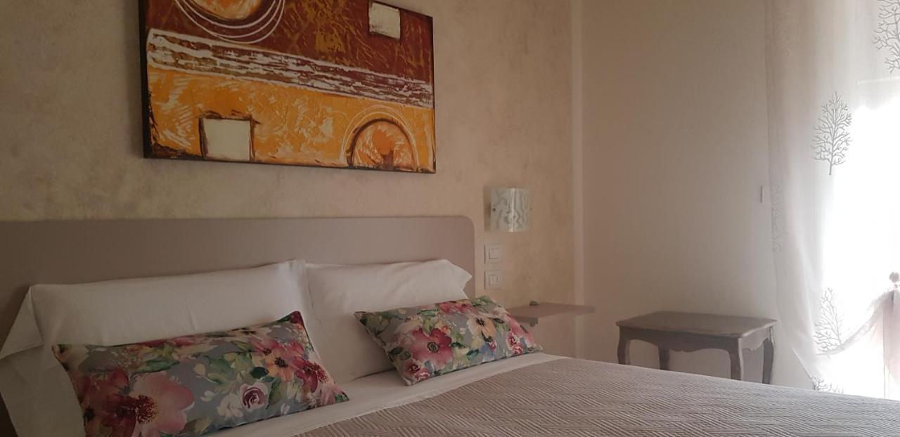Hotel Margherita Meuble Sirmione Rum bild