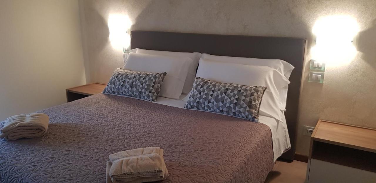 Hotel Margherita Meuble Sirmione Exteriör bild