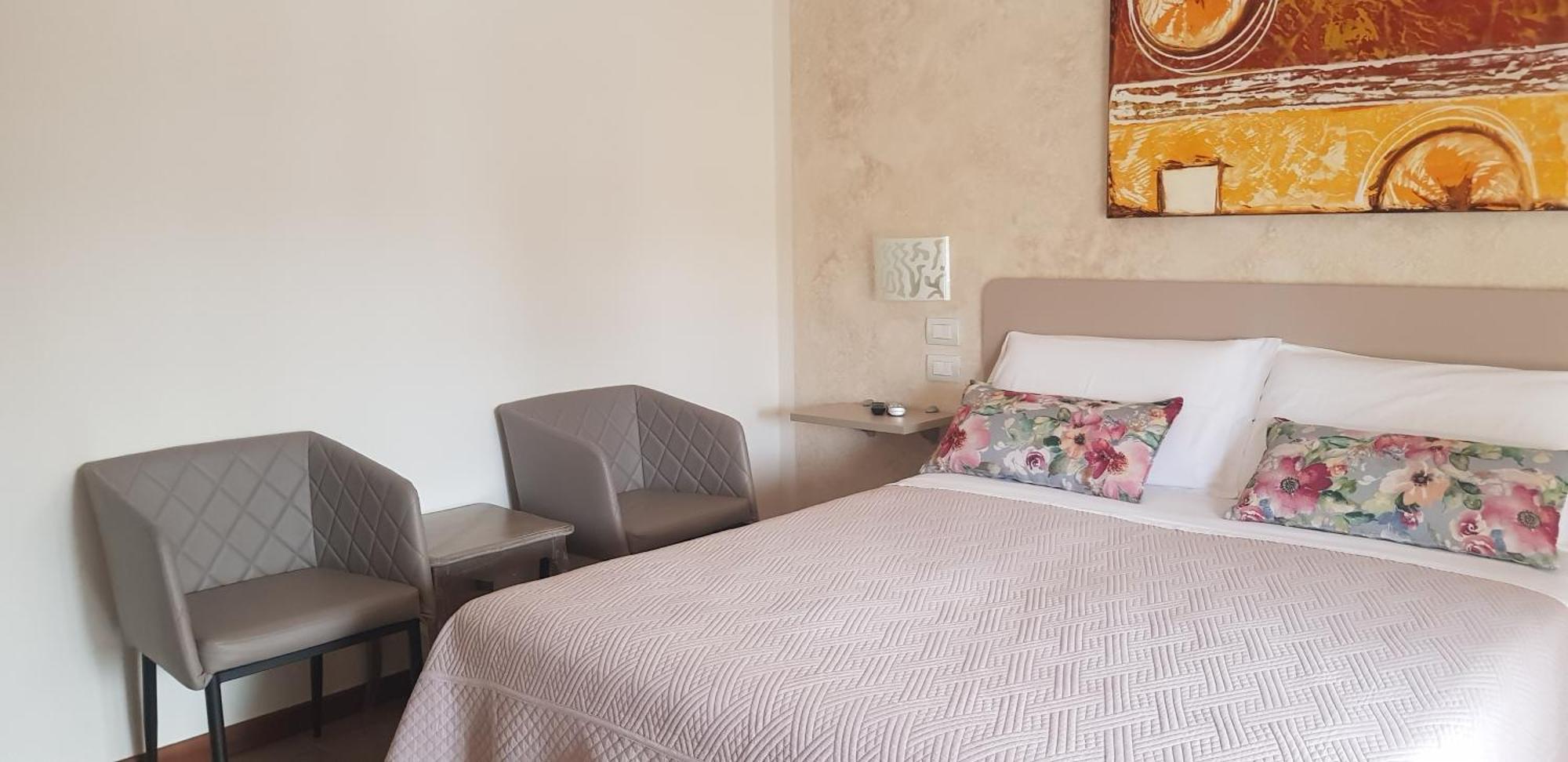 Hotel Margherita Meuble Sirmione Rum bild