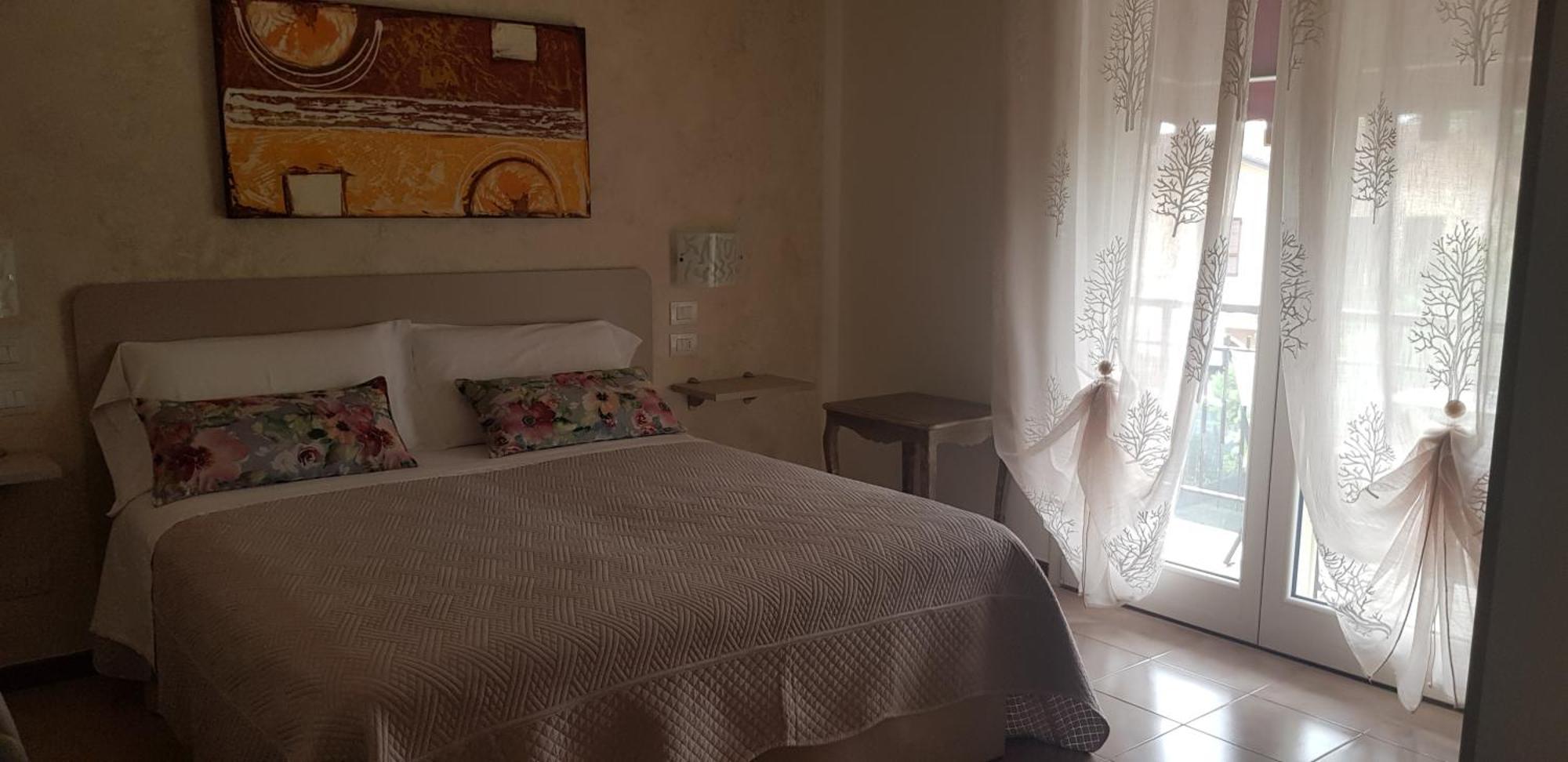Hotel Margherita Meuble Sirmione Rum bild