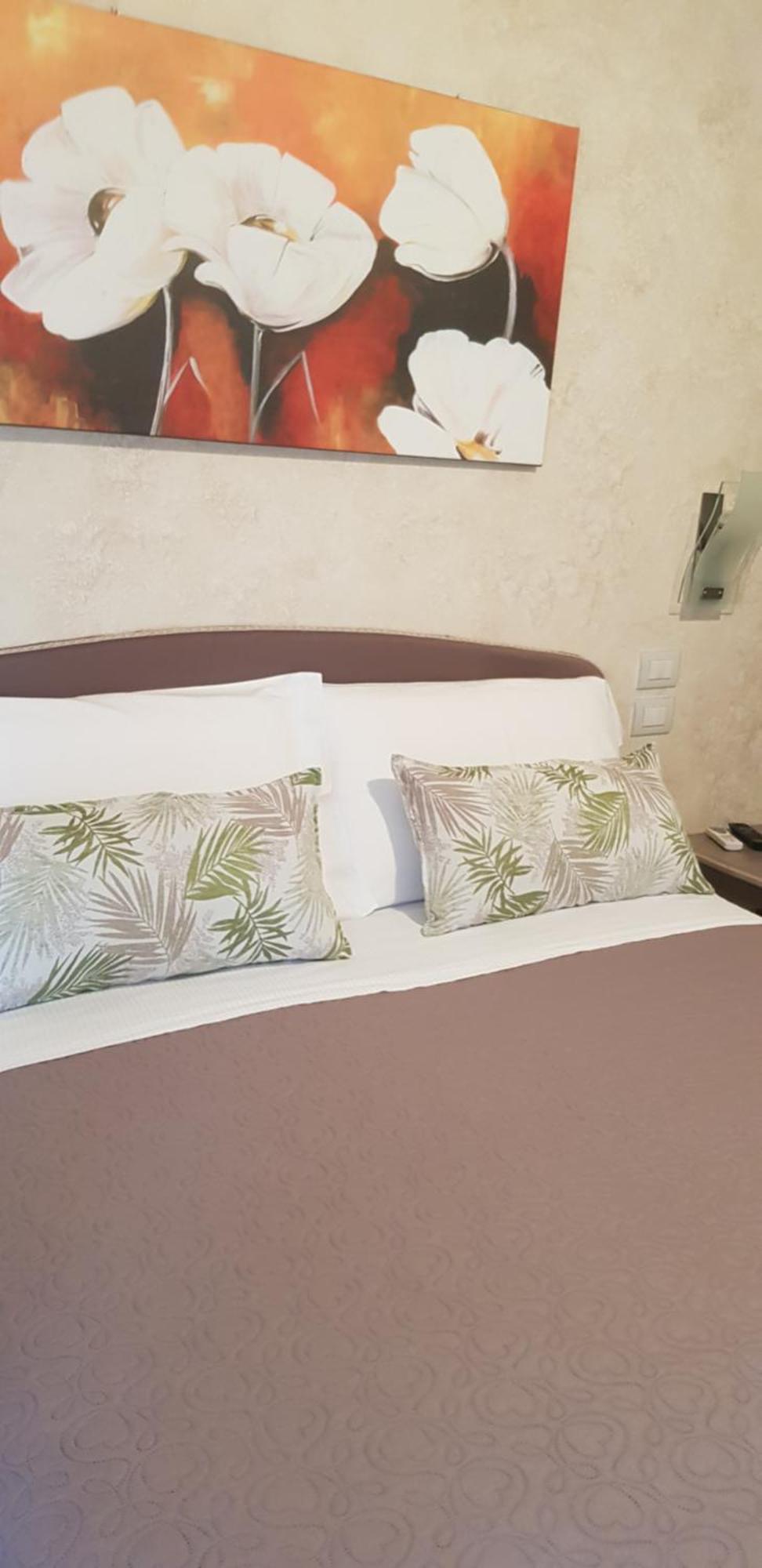 Hotel Margherita Meuble Sirmione Exteriör bild