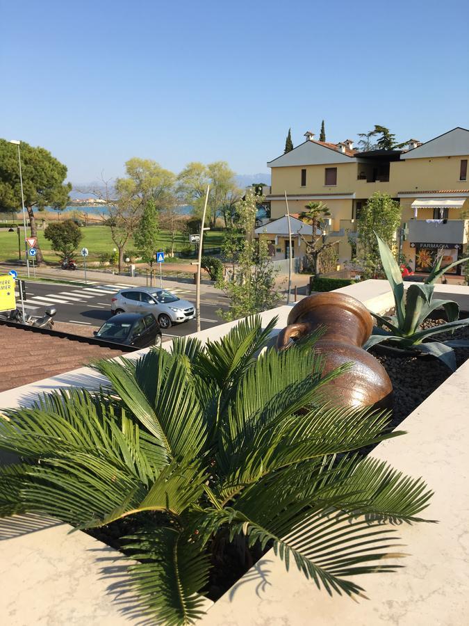 Hotel Margherita Meuble Sirmione Exteriör bild